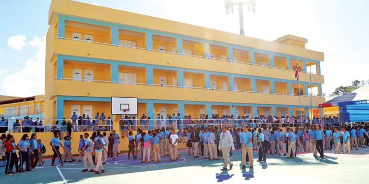 Hoy se reinician las clases y comienza piloto del plan de movilidad escolar