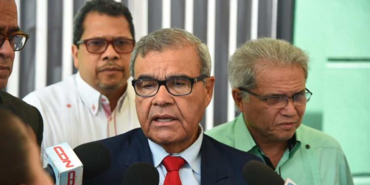 Los desacuerdos en reunión del CNSS mantienen impasse de médicos y ARS