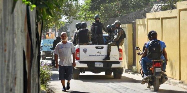 Patrulla mata en “intercambio de disparos” presunto delincuente en Los Guaricanos